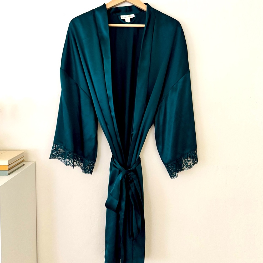 Victoria's Secret Emerald Green Satin Kimono Robe with Lace Trim - Size XL